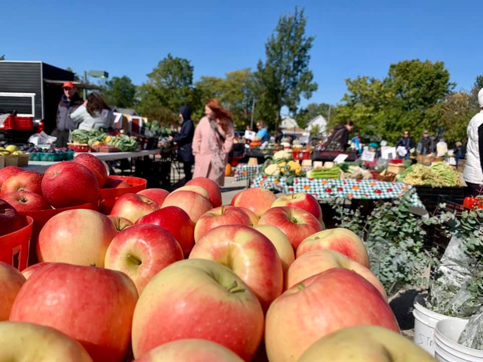 Inside Scoop Park Ridge farmers' market runs through October; Sweet